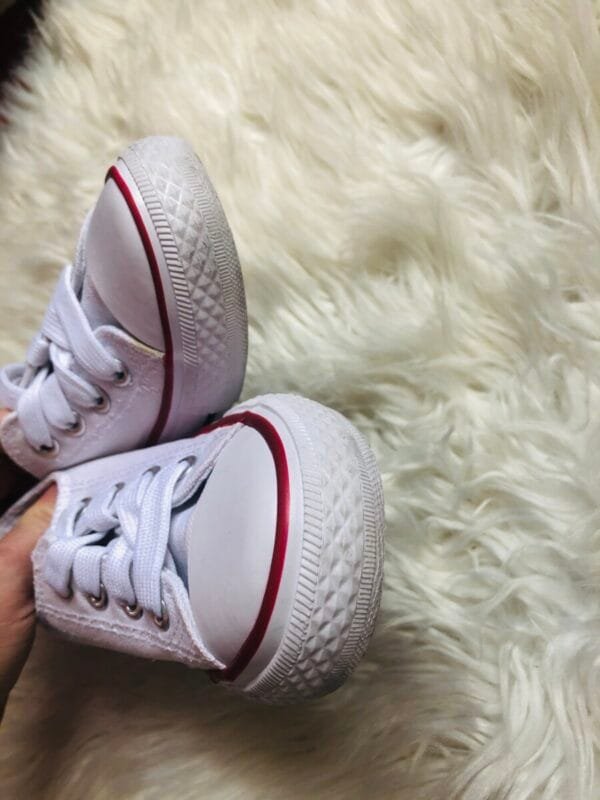 Polovne patike bele Sinsay, velicine 27.