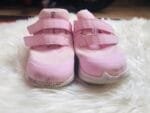 Polovne patike Nike, roze boje ,velicine 25, na poklon.