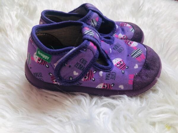 Polovne patofne Froggy, ljubicaste boje, velicine 25.