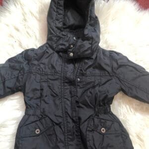 Polovna jakna crne boje za devojcice, velicine 86.