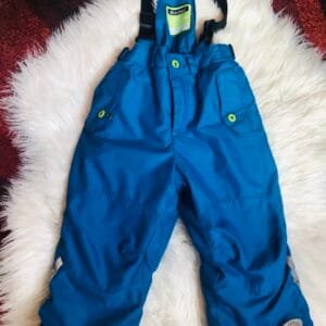 Polovan skafander donji deo plave boje velicine 2.