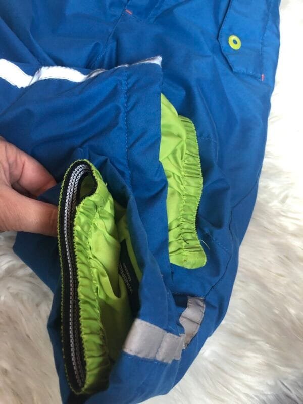 Polovan skafander donji deo plave boje velicine 2.