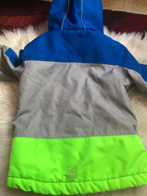 Polovna zimska jakna Northville za decake, velicine 104.