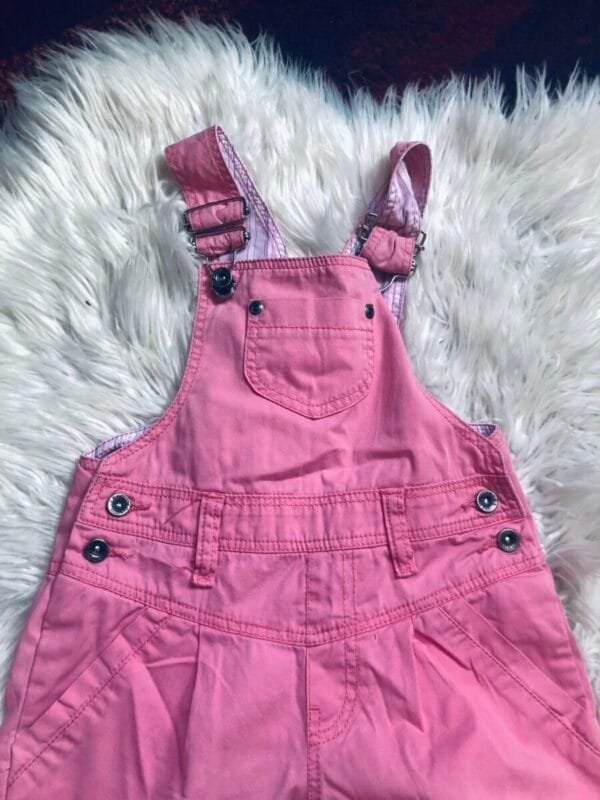 Polovne roze pantalone na tregere Bebakids, velicine 3.