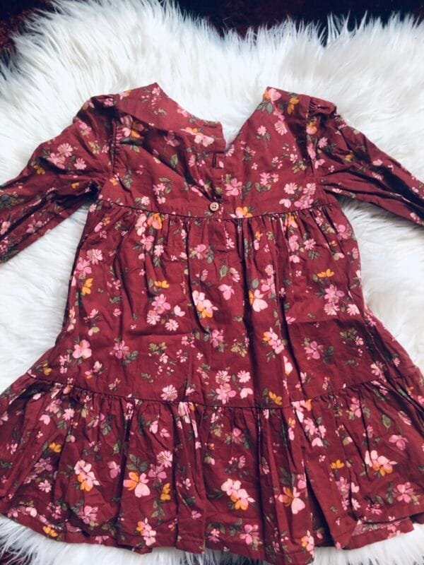 Polovna haljina B'gosh, braon boje sa cveticima, velicine 2.