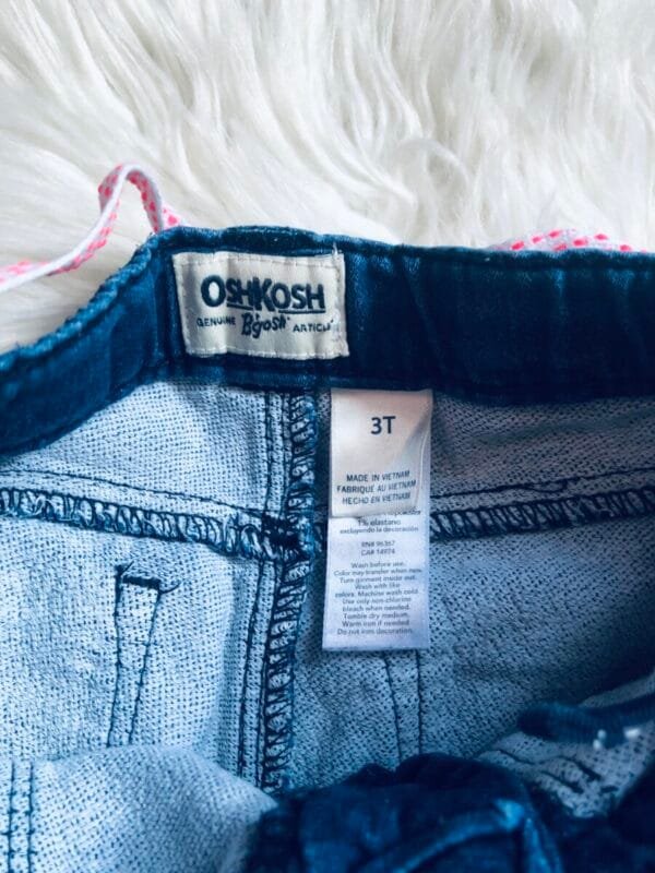 Polovne farmerke za devojcice, velicine 3 - odmah dostupne!