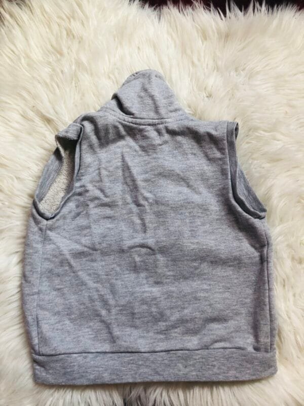 Polovan sivi prsluk Beba kids za decake, velicine 2.