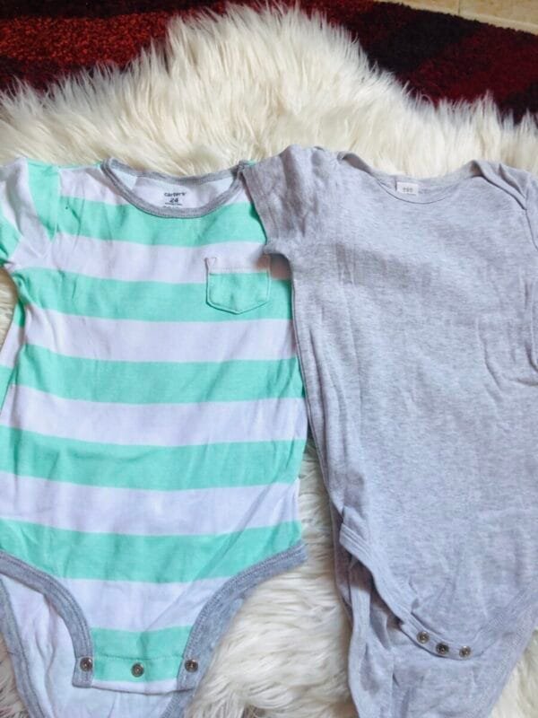 Polovni bodiji za bebu decaka, velicine 24m.