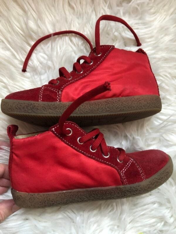Polovne crvene Falcotto cipele, velicine 25.