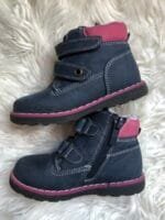 Polovne zimske cipele teget za devojcicu, velicine 24.