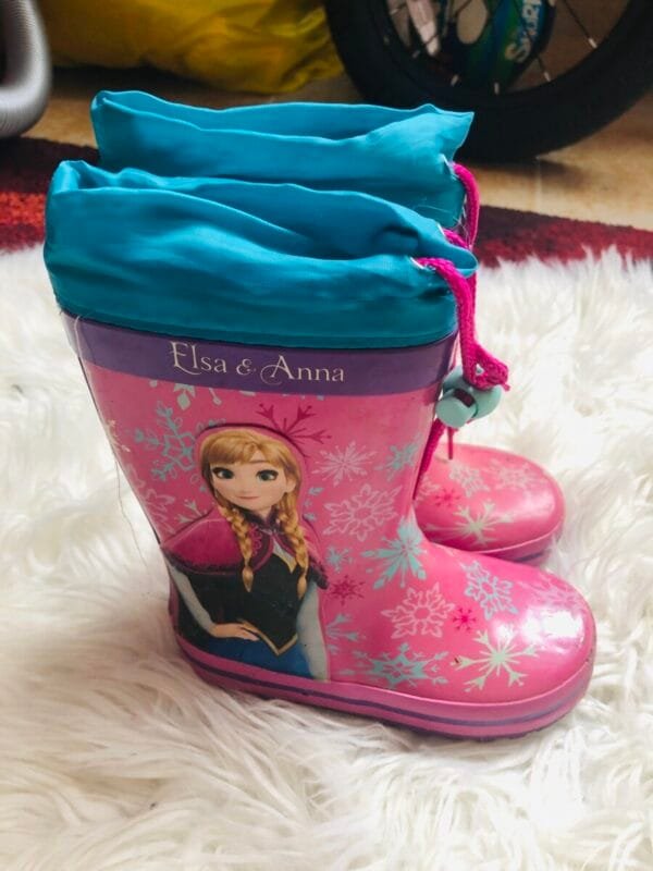 Polovne Elsa & Ana gumene cizme pink boje.