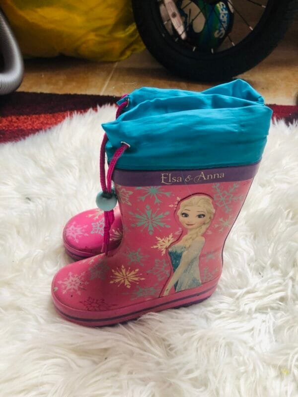 Polovne Elsa & Ana gumene cizme pink boje.