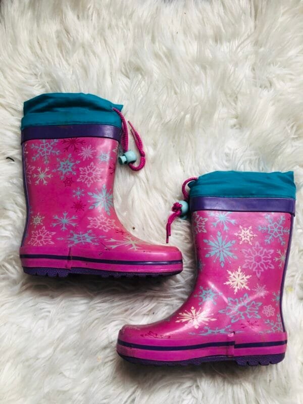 Polovne Elsa & Ana gumene cizme pink boje.