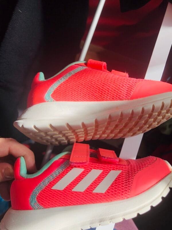 Polovne Adidas patike roze boje velicine 25.