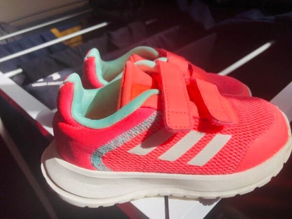 Polovne Adidas patike roze boje velicine 25.