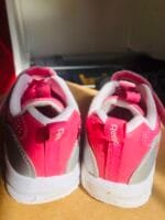 Polovne Reebok patike roze boje velicine 24,5.
