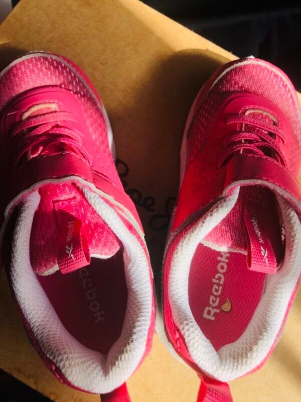 Polovne Reebok patike roze boje velicine 24,5.