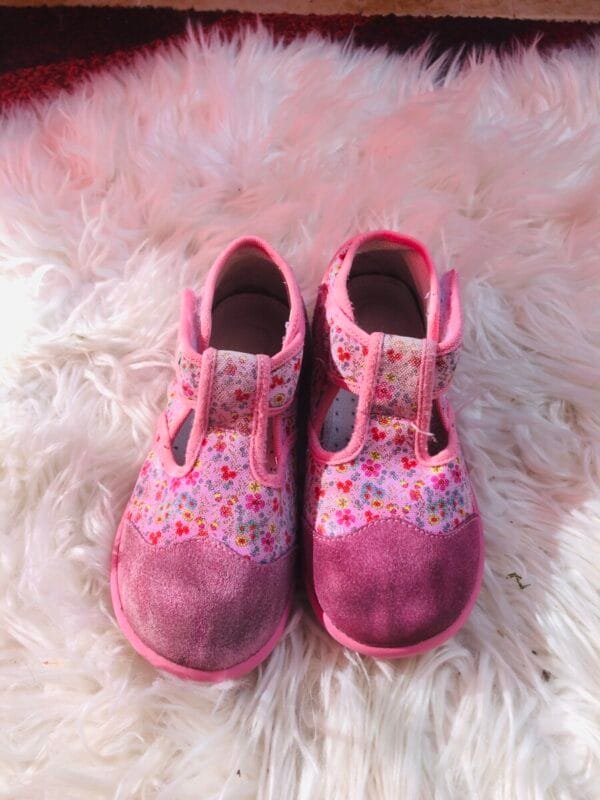 Polovne roze patofne, velicina 26.