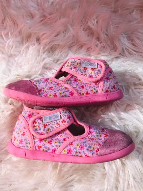 Polovne roze patofne, velicina 26.