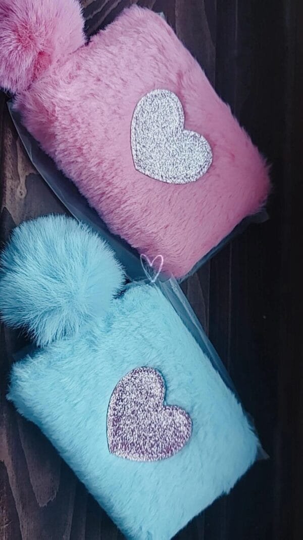 Deciji Novcanici sa srcem pufnasti roze i plavi.