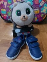 Adidas patike teget nove velicine 22.