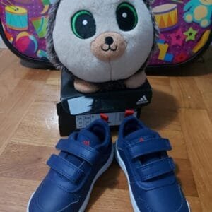 Adidas patike teget nove velicine 22.