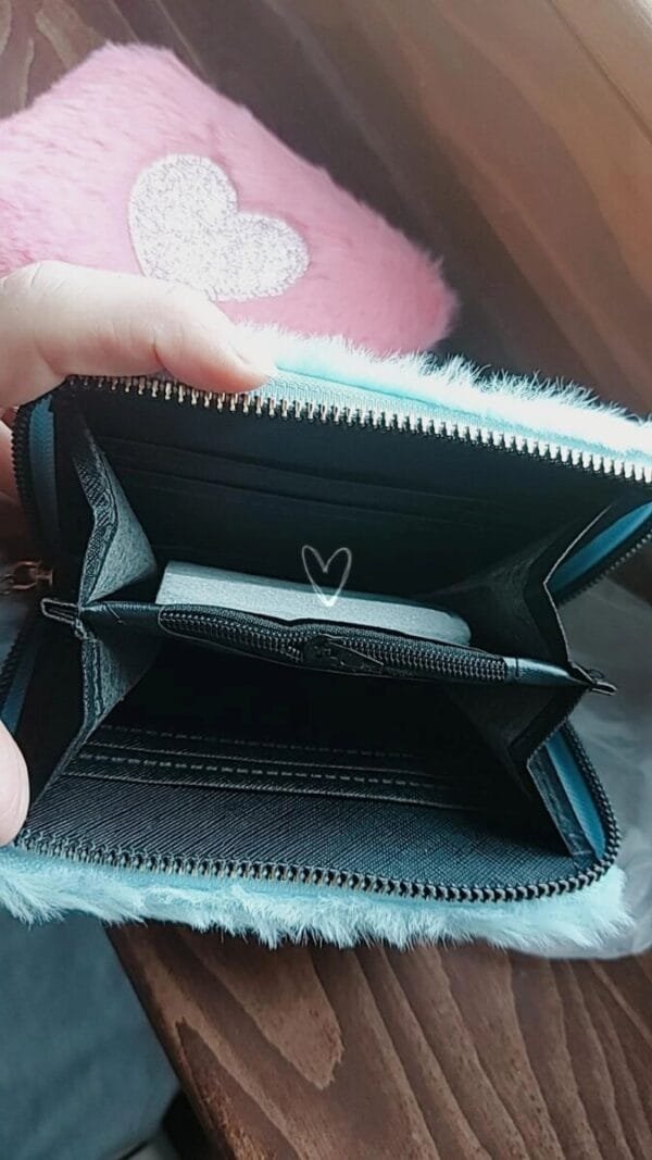 Deciji Novcanici sa srcem pufnasti roze i plavi.