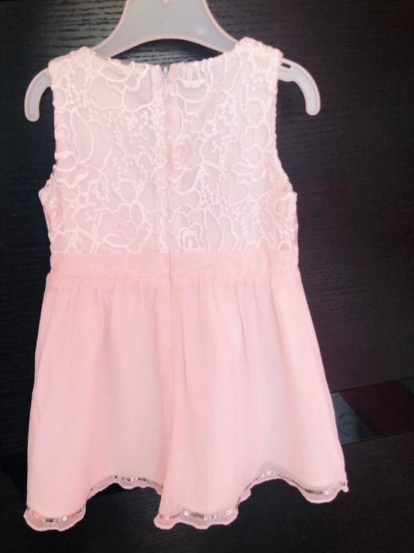 S.Oliver Elegantna roze bela haljinica velicine 80 i 86.