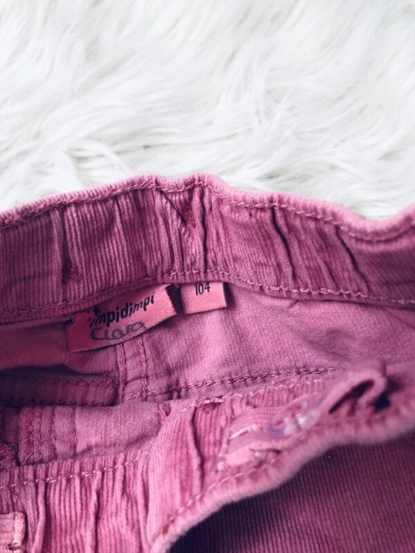 Pantalone za devojcice velicine 104.