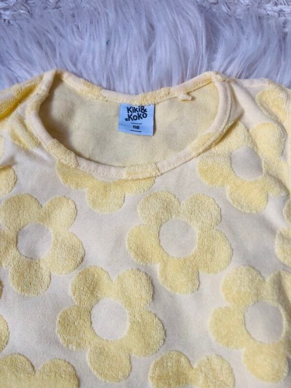 Letnji set velicine 116, suknjice i majica .