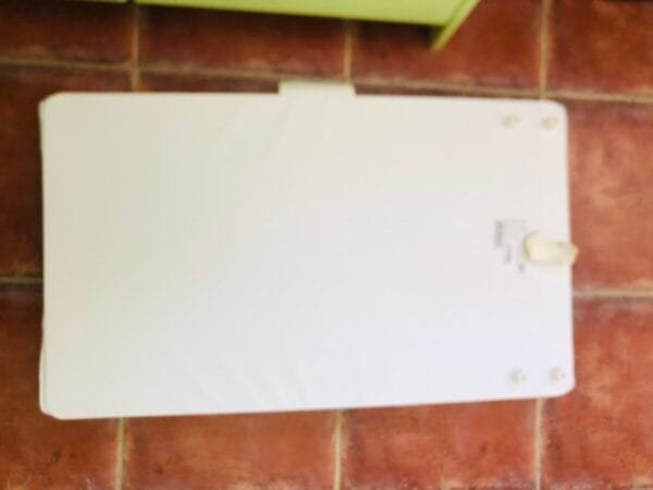 Polovni tvrdi pult za presvacenje beba Puerri.