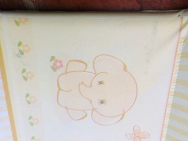 Polovni tvrdi pult za presvacenje beba Puerri.