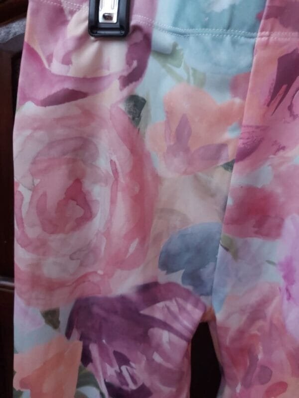 Nove helanke George cvetne vel 158.