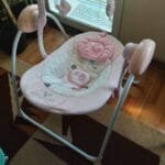 Roze polovna ljuljaska za bebe swing.