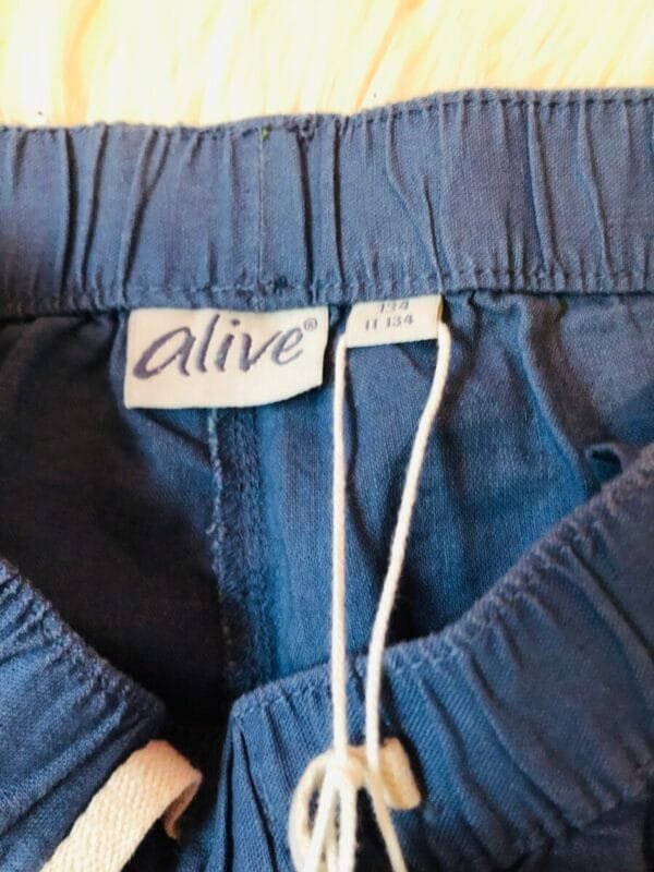 Lanene pantalone vel 134 Novo - Slika 2