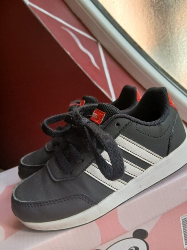 Adidas patike vel 29 - Slika 2