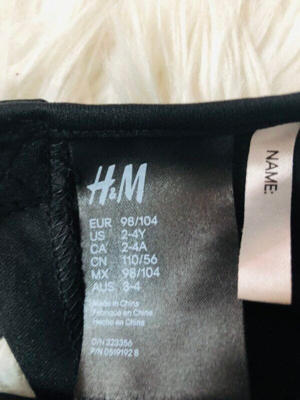 Maska H&M vel 98/104 - Slika 2