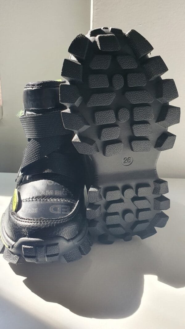 Čizmice Vel 26 - Slika 4