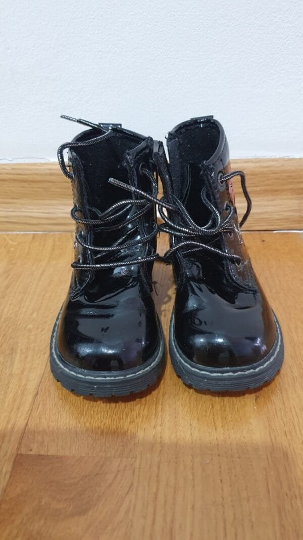 Čizmice Vel 22 - Slika 2