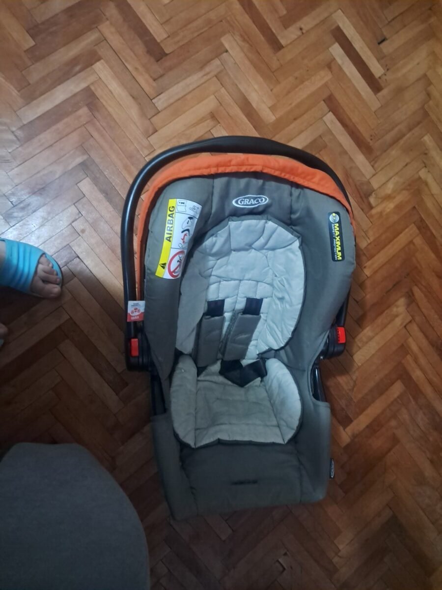 20250821_184336 Kolica i autosediste marke Graco - Slika 1