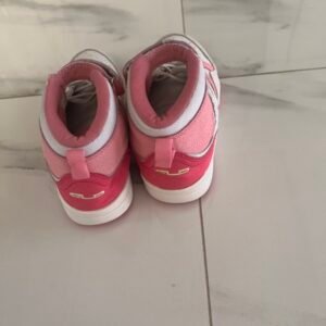 Duboke patike za djevojčice broj 32