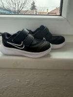 Nove Nike patike br 21