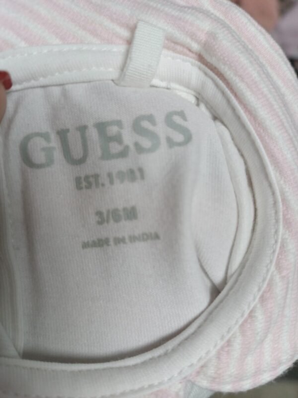 Guess set za bebe 3-6 mes novo - Slika 8