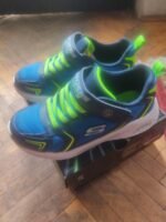 Skechers patike vel 33