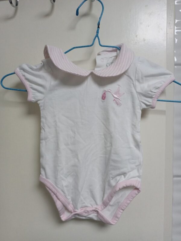 Guess set za bebe 3-6 mes novo - Slika 7