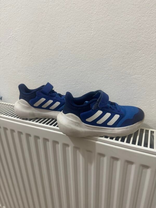 Adidas patike 32 - Slika 2
