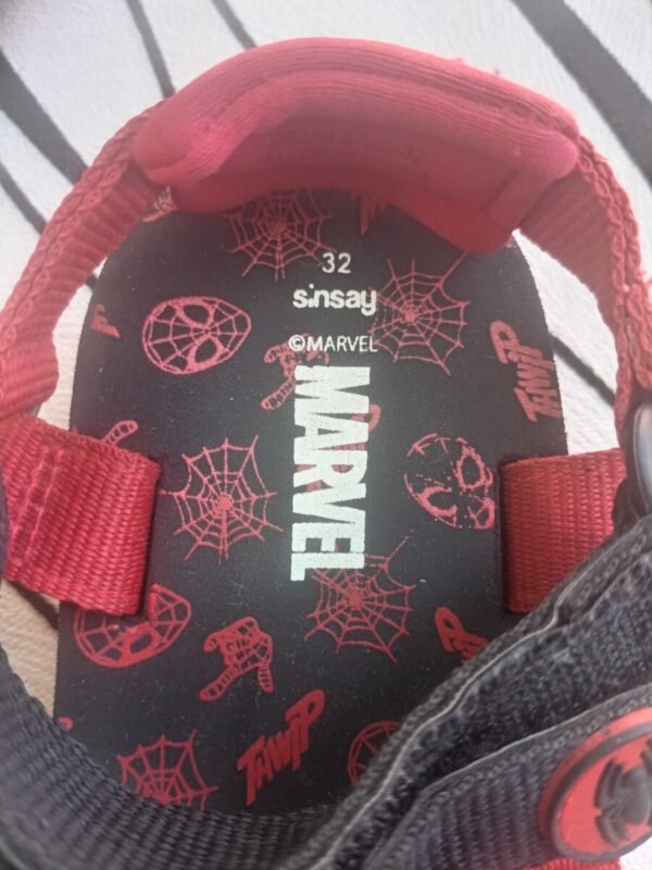 Marvel sandale br 32 - Slika 4